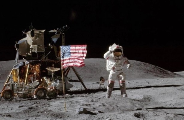 Foto - Tarihin en ilginç komplo teorileri! Milyonlarca insanı bunlarla kandırdılar