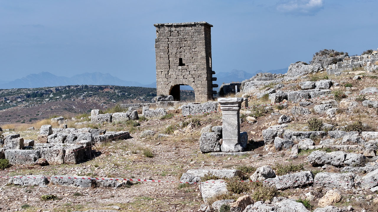 Foto - Tarihin önemli simgesiydi! Menodora’nın mezarı Sillyon’da bulundu