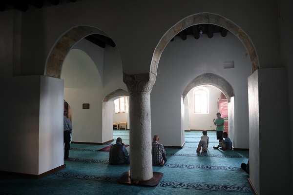 Foto - Tarihle iç içe ibadet! Bu cami tam 1375 yıldır ibadete açık