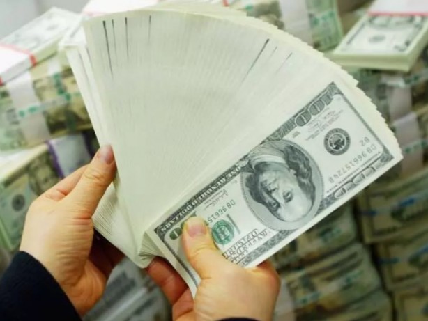 Foto - Tarihte bir ilk! O kadının parasını duyanın ağzı açık kalıyor...