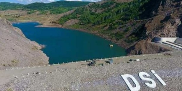 Tarım arazilerini sulayan dere kurudu! Çiftçilerden yardım çağrısı