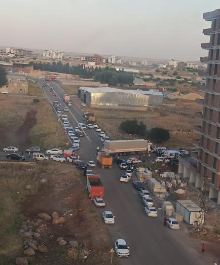 Tarım işçilerini taşıyan minibüs tırla çarpıştı: 21 yaralı