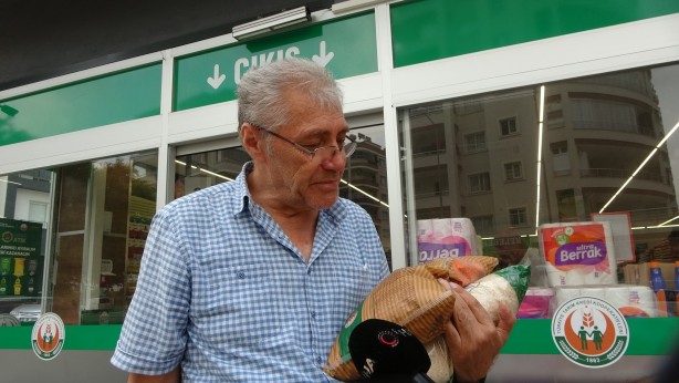 Foto - İndirime akın başladı! Bebeği ile Tarım Kredi’ye gelen genç kadın isyan etti: Bu böyle gitmez
