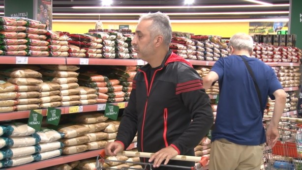 Foto - İndirime akın başladı! Bebeği ile Tarım Kredi’ye gelen genç kadın isyan etti: Bu böyle gitmez