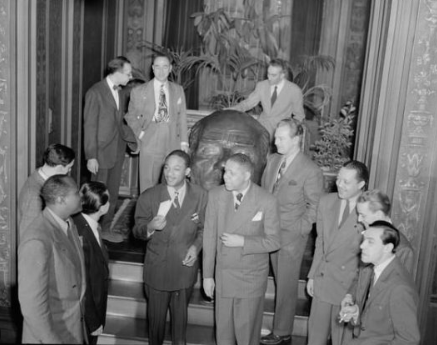 Foto - Tarkan nasıl şöhret oldu? Mega Star böyle olunur! Yahudi lobisi ve küreselcilerin karanlık oyunu