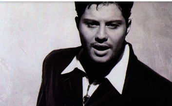 Foto - Eşinle gezme, ailenden bahsetme denen şarkıcı Mirkelam söylenenleri yapmayınca başına bakın ne geldi! Harbiden skandal