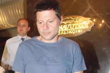 Foto - Eşinle gezme, ailenden bahsetme denen şarkıcı Mirkelam söylenenleri yapmayınca başına bakın ne geldi! Harbiden skandal