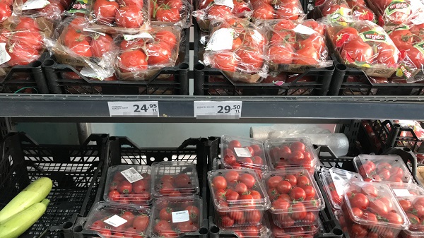 Foto - Tarla sahibi bile sonunda isyan etti: Gelin buraya 4 liradan alın