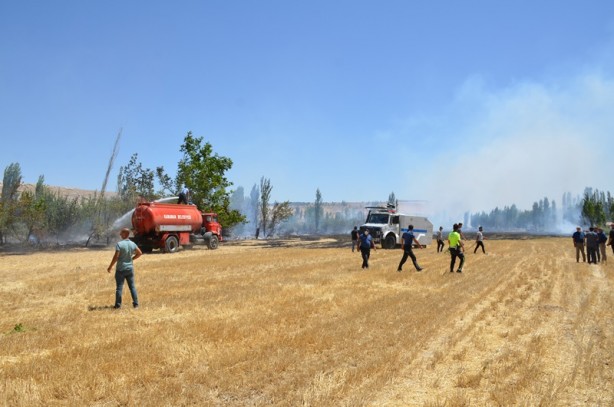 Foto - Tarlada çıkıp bahçeye de sıçrayan yangın söndürüldü! 1 şüpheli gözaltında
