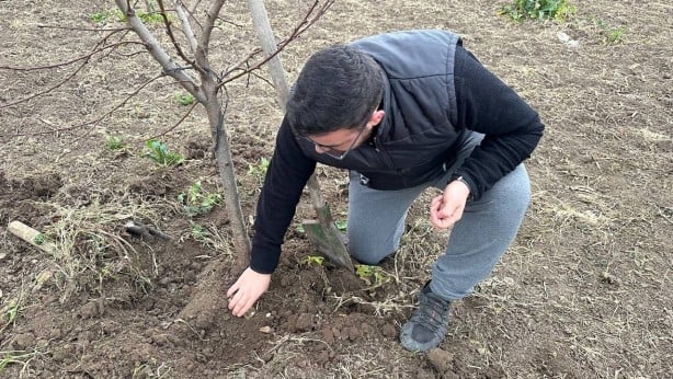 Tarlasını süren çiftçi şans eseri buldu! Bizans hazinesi...