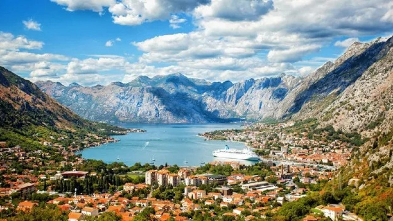 Foto - Tartışmalara neden olacak kararı uygulamaya alıyorlar: Türk vatandaşlarına kapıları kapatıyorlar