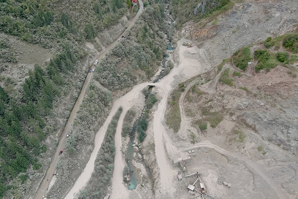 Foto - Taş ocağı çöktü köy yolu hasar gördü