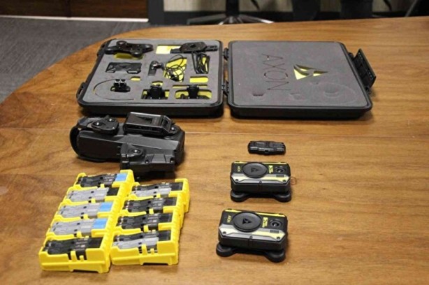 TASER-7 Türkiye'de! Öldürmeden etkisiz hale getiriyor
