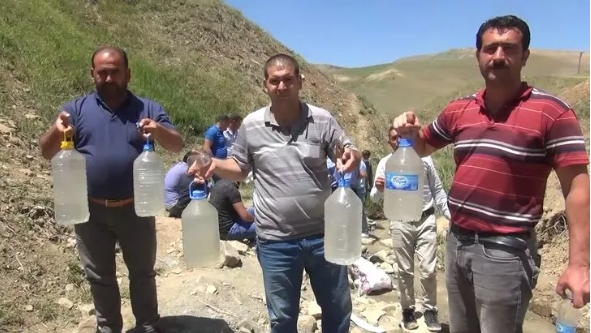 Foto - Taşı eriten su bulundu! Kana kana içiyorlar