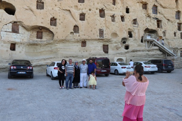 Foto - Taşkale Tahıl Ambarları ziyaretçi akınına uğruyor