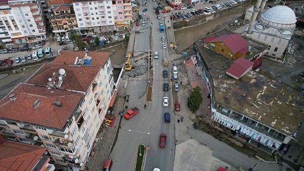 Foto - Taşkınlara yol açan köprüler yıkılıyor