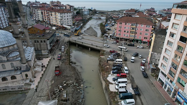 Foto - Taşkınlara yol açan köprüler yıkılıyor