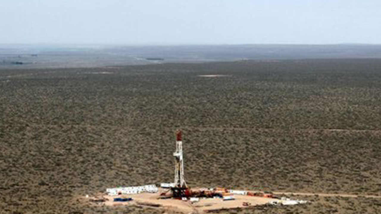 Taştan petrol çıktı! 1,3 milyar varillik rezerv keşfedildi