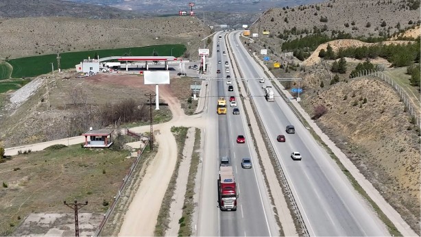 Foto - Tatilciler memleketlerine ulaştı! 43 ilin geçiş güzergahında yoğunluk azaldı