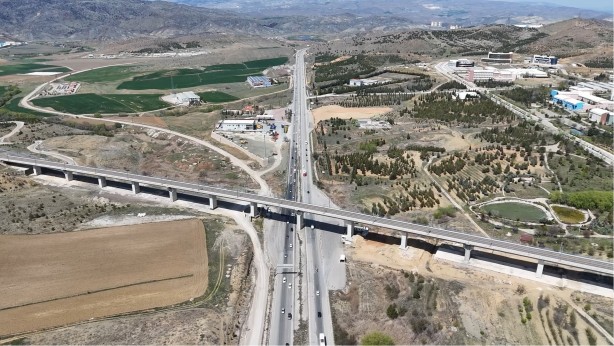 Foto - Tatilciler memleketlerine ulaştı! 43 ilin geçiş güzergahında yoğunluk azaldı