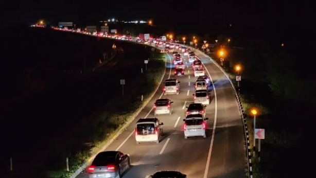 Foto - Tatilcilerin dönüşü başladı! İşte yollarda son durum