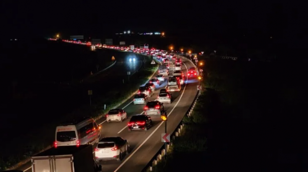 Foto - Tatilcilerin dönüşü başladı! İşte yollarda son durum