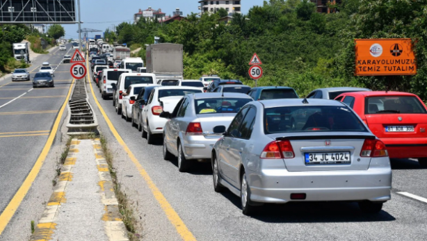Foto - Tatilcilerin dönüşü başladı! İşte yollarda son durum