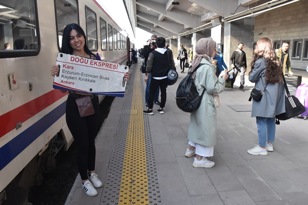 Foto - Tatilcilerin seyahat tercihi Doğu Ekspresi oldu