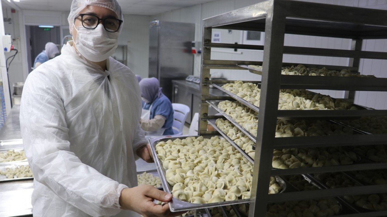 Tatilde tattı, imalathane kurdu! Şimdi 100 kişiye istihdam sağlıyor