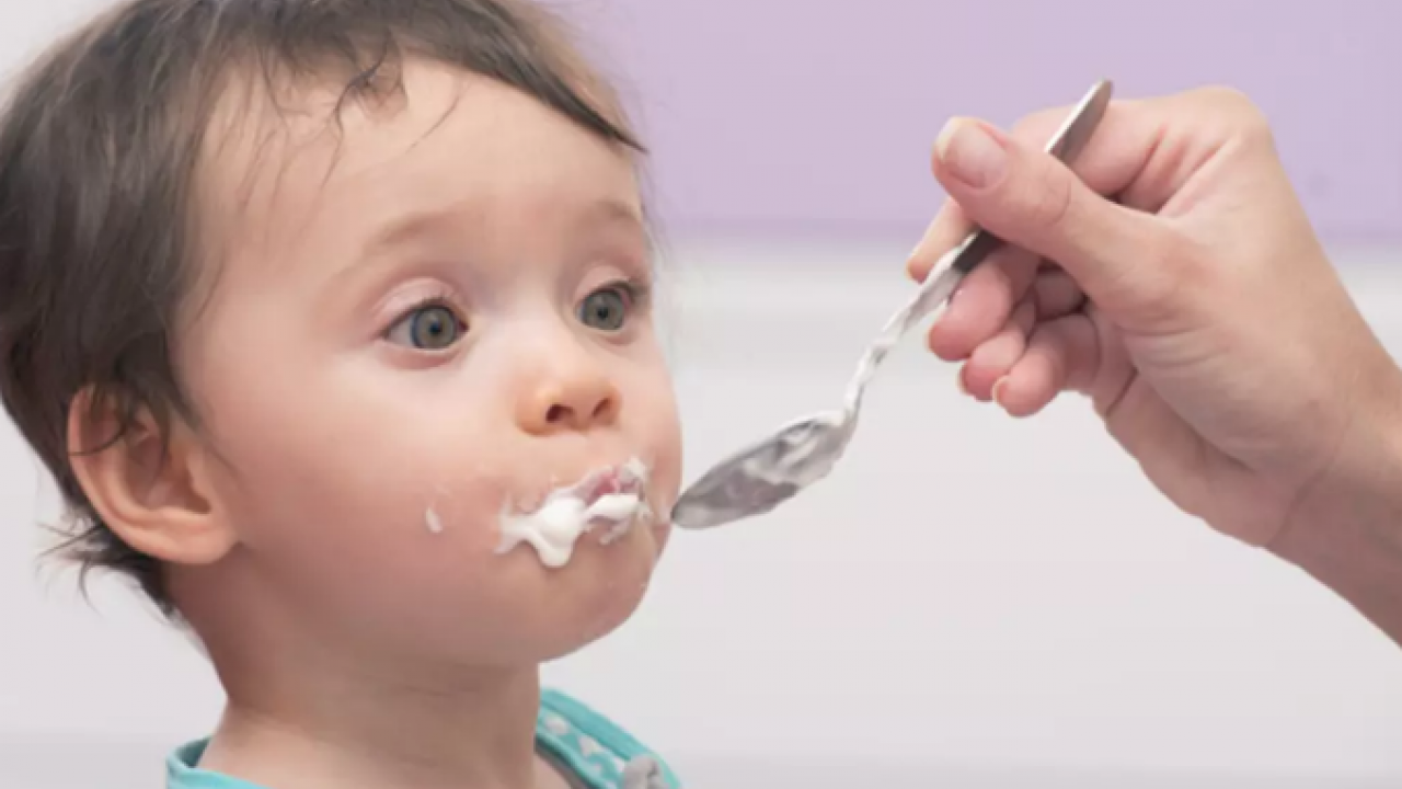 Tatma arzusu ve... Bebek beslenmesinde en kritik dönem! Bu hataları yapmayın