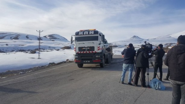 Foto - Tatvan'da düşen askeri helikopterin enkazı kaldırılıyor!