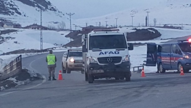 Foto - Tatvan'da düşen askeri helikopterin enkazı kaldırılıyor!