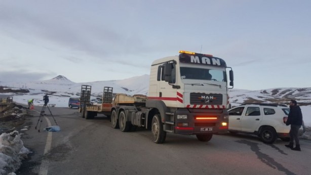 Foto - Tatvan'da düşen askeri helikopterin enkazı kaldırılıyor!