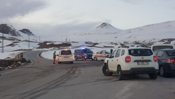 Foto - Tatvan'da düşen askeri helikopterin enkazı kaldırılıyor!