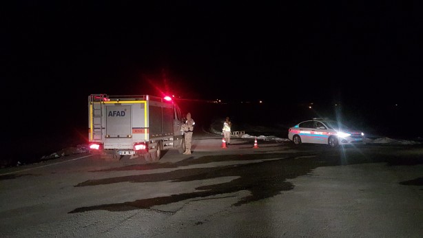 Foto - Tatvan'da düşen askeri helikopterin enkazı kaldırılıyor!