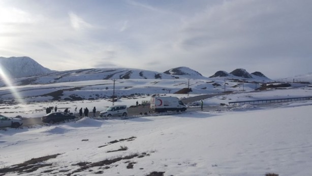 Foto - Tatvan'da düşen askeri helikopterin enkazı kaldırılıyor!