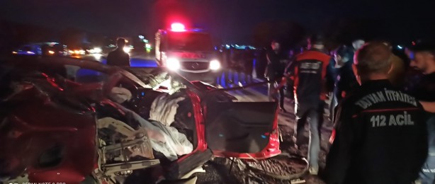 Foto - Tatvan'da zincirleme trafik kazası: 1 ölü, 4 yaralı