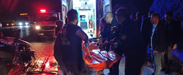 Foto - Tatvan'da zincirleme trafik kazası: 1 ölü, 4 yaralı