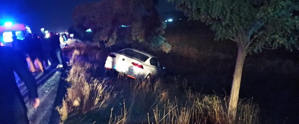Foto - Tatvan'da zincirleme trafik kazası: 1 ölü, 4 yaralı