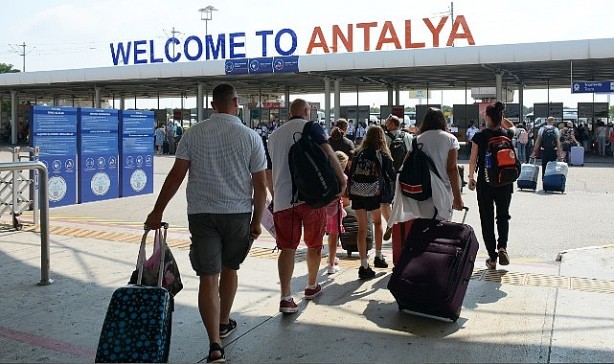 Foto - TAV Havalimanları 2023'te 96 milyon yolcuya hizmet sundu! 1.3 milyar Euro ciro yaptı!