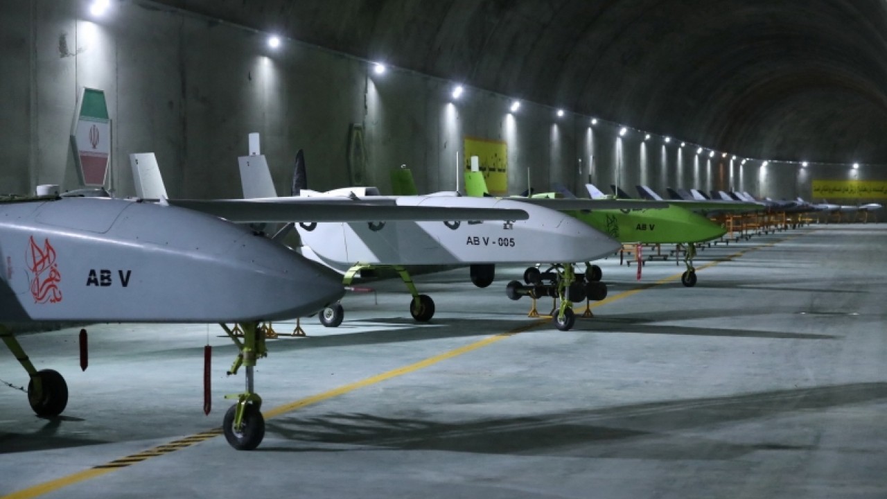 Foto - TB2 SİHA ülkenin çıkarma gemisini imha etmişti! Ayda 5 bin İHA yapmaya başladılar, herkes şaşkın