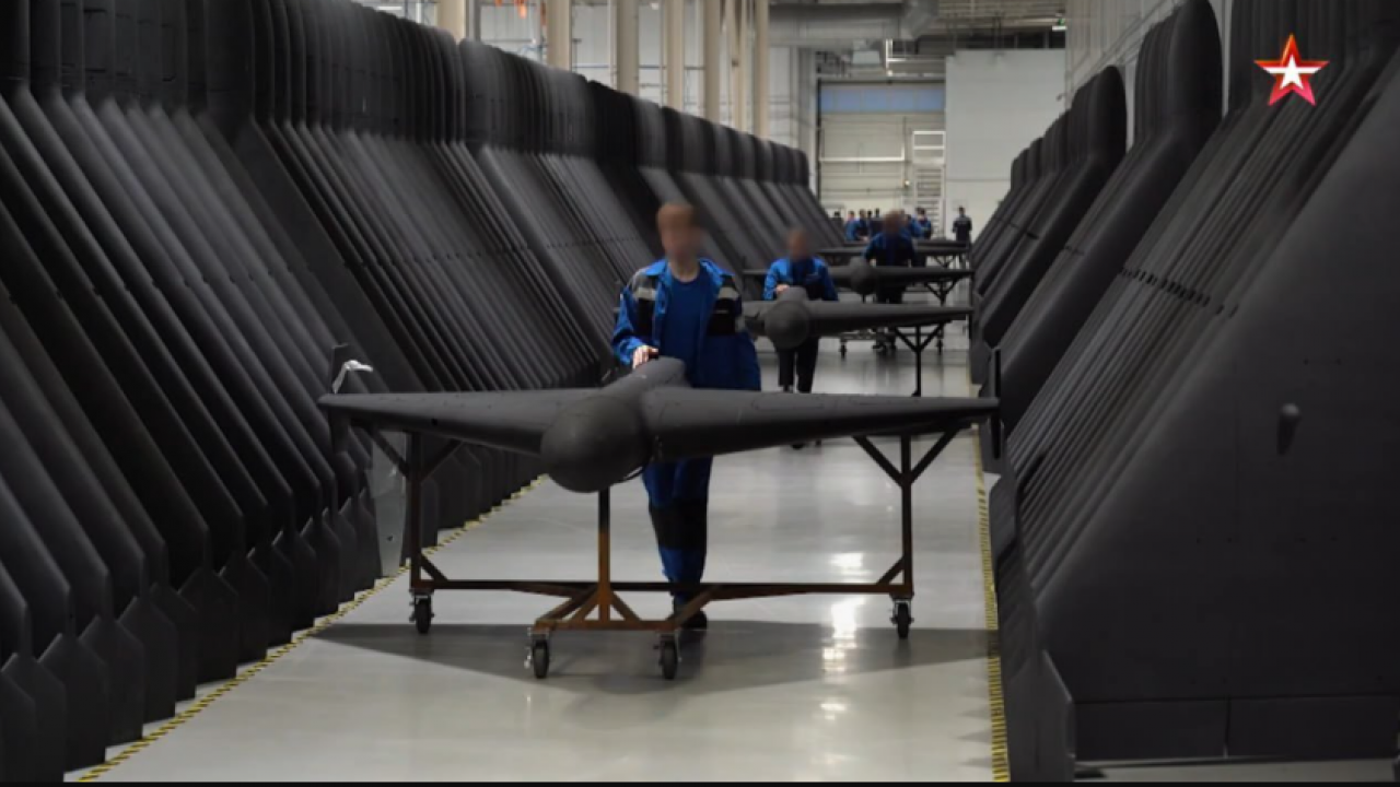 Foto - TB2 SİHA ülkenin çıkarma gemisini imha etmişti! Ayda 5 bin İHA yapmaya başladılar, herkes şaşkın