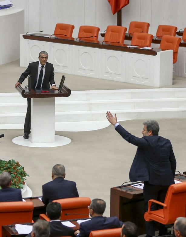 Foto - TBMM'de "Sen kimsin?" kavgası