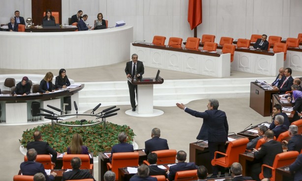 Foto - TBMM'de "Sen kimsin?" kavgası