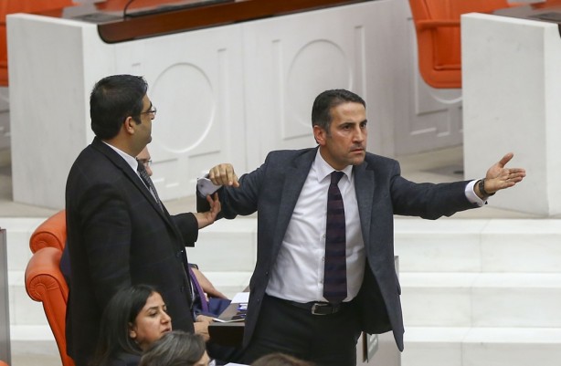 Foto - TBMM'de "Sen kimsin?" kavgası
