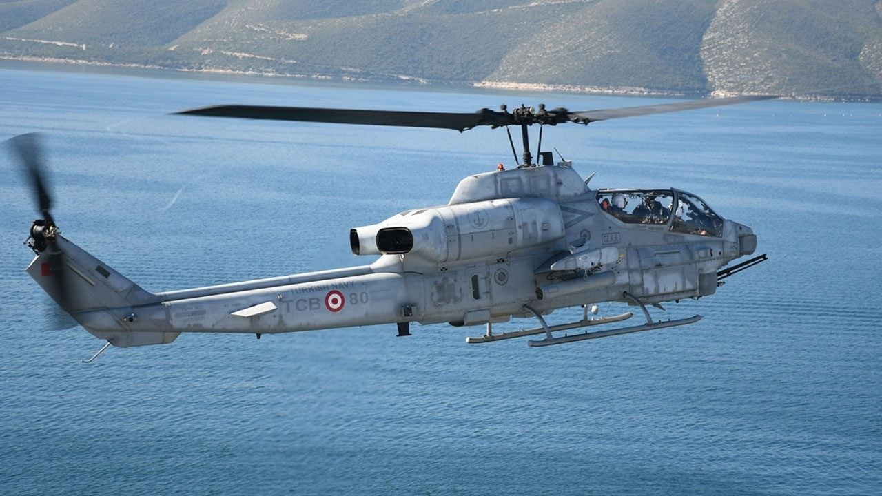 Foto - TCG Anadolu Arnavutluk'ta nefesleri kesti