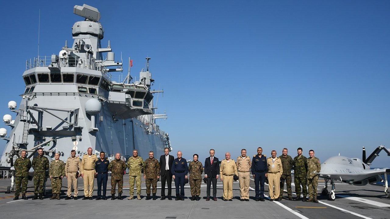 Foto - TCG Anadolu Arnavutluk'ta nefesleri kesti