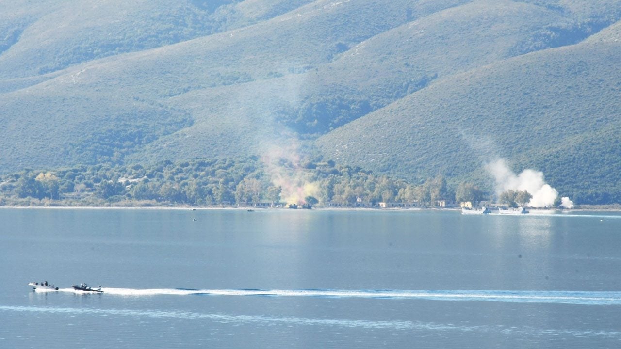 Foto - TCG Anadolu Arnavutluk'ta nefesleri kesti