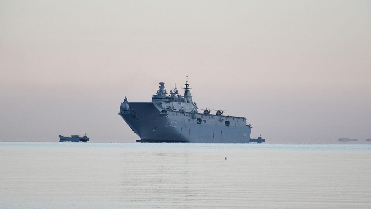 Foto - TCG Anadolu Arnavutluk'ta nefesleri kesti