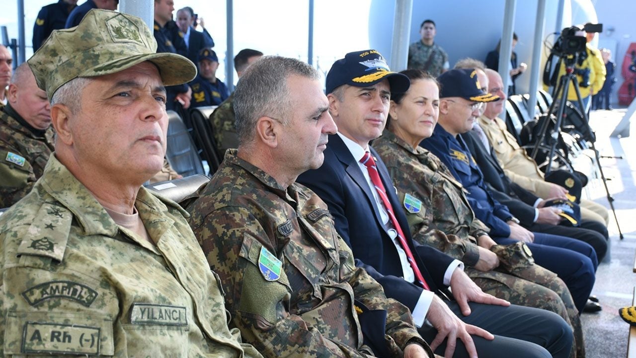Foto - TCG Anadolu Arnavutluk'ta nefesleri kesti